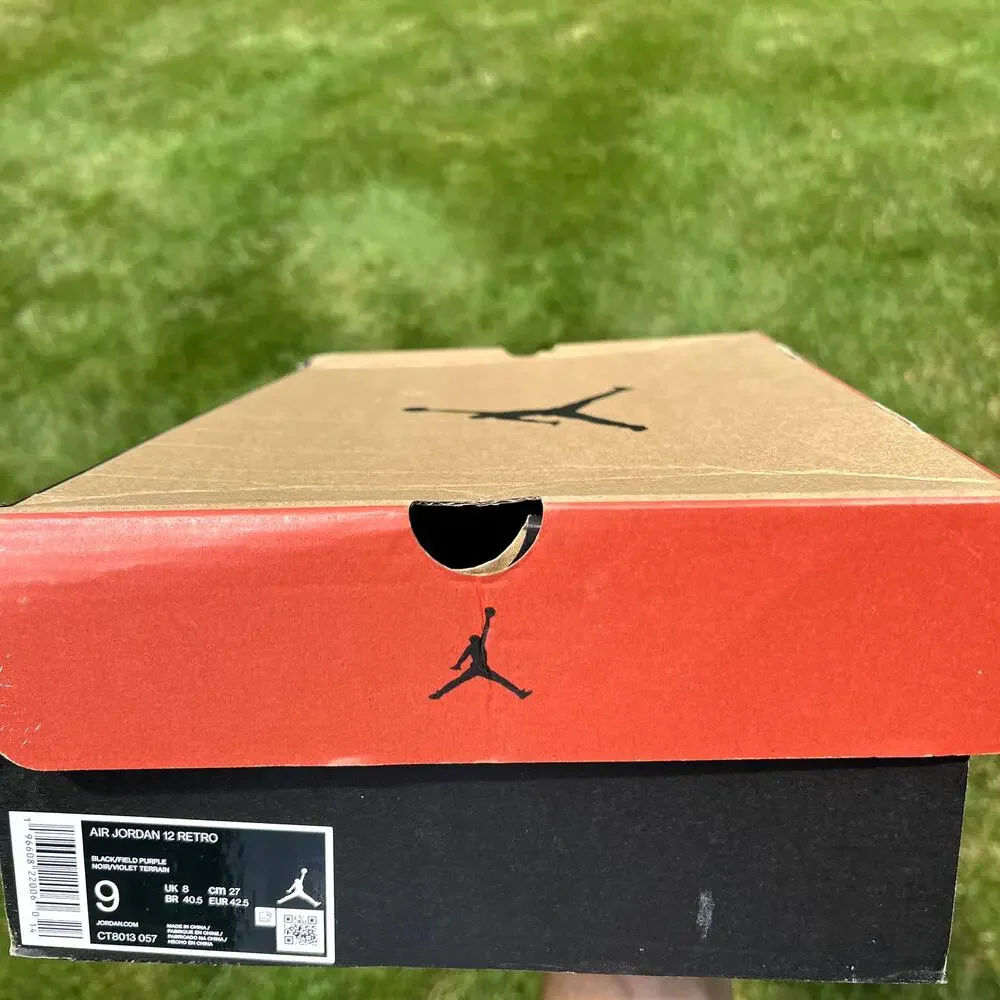 Jordan Men's Athletic Shoes Black & Purple - Picture 10 of 10